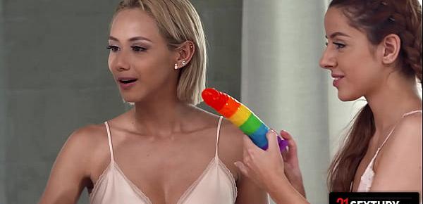 21Sextury Veronica Leal Organizes Pussy Eating Circle During Naughty Lesbian Sleepover